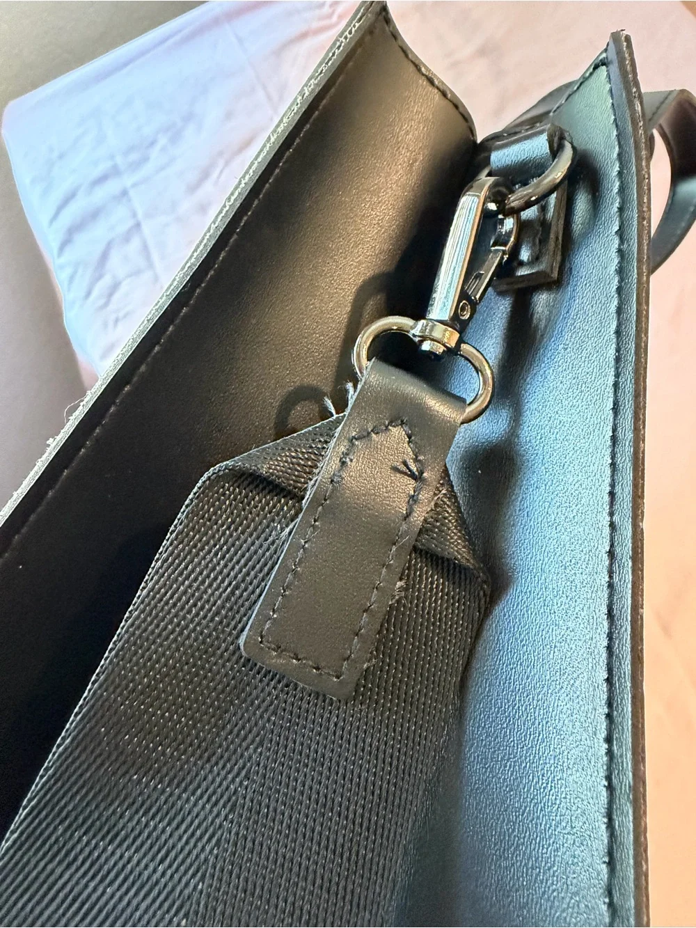 Claudia Canova | Black Leather Tote Bag with Crossbody Strap